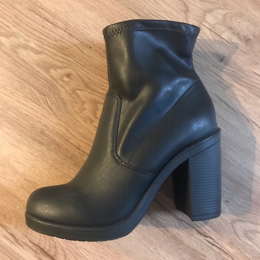 Black ankle booties NEVER WORN